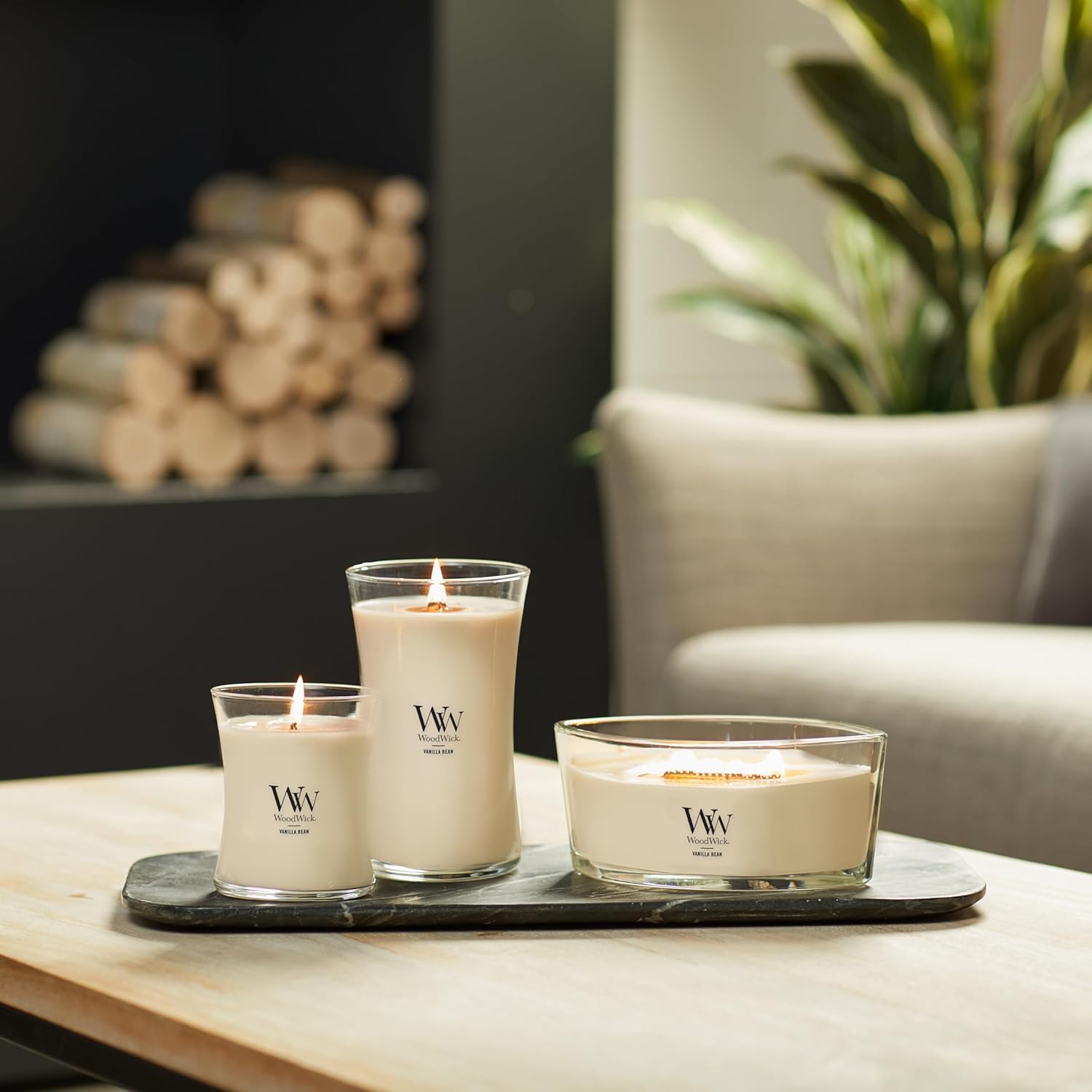 WoodWick Vanilla Bean Medium Hourglass Candle with Crackling Sound