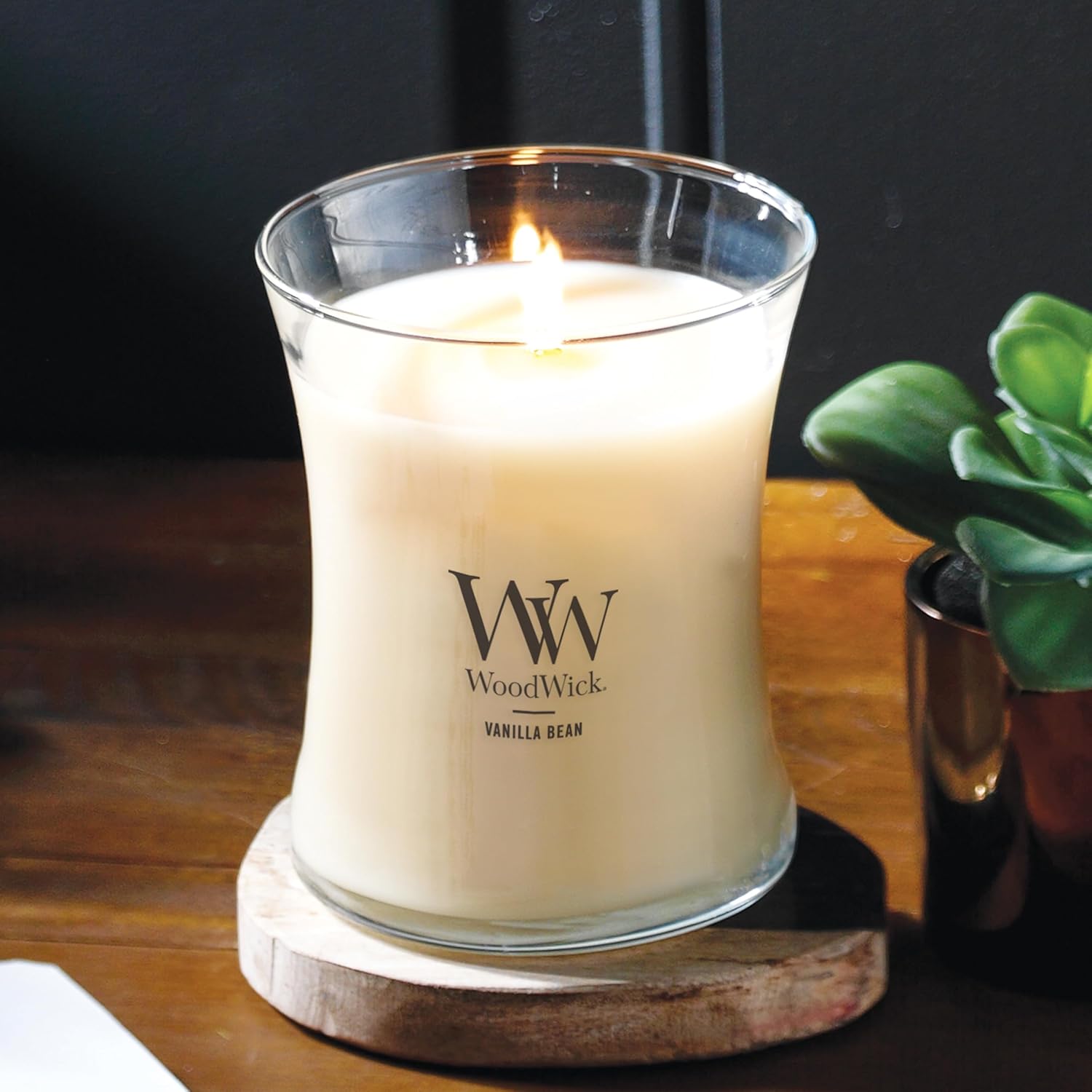 WoodWick Vanilla Bean Medium Hourglass Candle with Crackling Sound